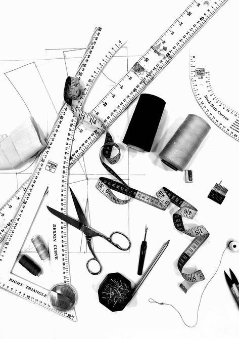 Pattern making tools pattern mood fashion patron Fashion Design Tools, Fashion Tools, Sewing Aesthetic, Fashion Stock Images, Detail Couture, Colorful Hairstyles, Fashion Atelier, Fashion Dream Job, Bff Gifts Diy