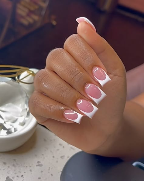 Short Cute French Tip Nails Black Women, Shorties Acrylic Nails White With Diamonds, White French Tip Black Women, Short French Tip Acrylic Nails Black Women, Cute Nails For Black Girls Short, Short Nails Black Girls Ideas, Nail Inspo Black Girls Short, Black Girls Nails Ideas, Black Tip Acrylic Nails