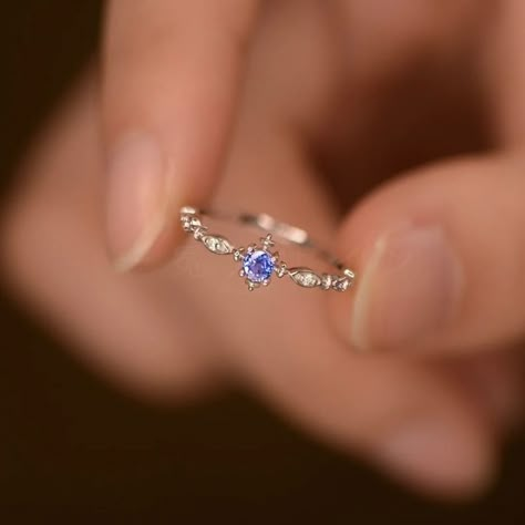 Ethereal Rings Aesthetic, Cute Promise Rings Girlfriends, Aesthetic Promise Rings, Unique Promise Rings For Her, Simple Promise Rings, قلادات متدلية, Cute Promise Rings, Pretty Jewelry Necklaces, Cute Engagement Rings