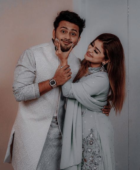 Rakshabandhan Poses With Sister, Raksha Bandhan Poses With Brother, Selfie Poses With Brother, Rakshabandhan Poses With Brother, Rakshabandhan Poses, Rakshabandhan Photoshoot, Rakhi Poses, Bro Poses, Brother Sister Photoshoot