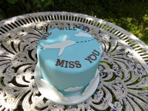 Uk Cake Ideas, Going To Canada Cake Design, Travel Cakes Ideas, Welcome Back Cake Travel, Miss You Cake Ideas, Bon Voyage Cake Canada, Miss You Cake, We Will Miss You Cake Ideas, Farewell Bento Cake