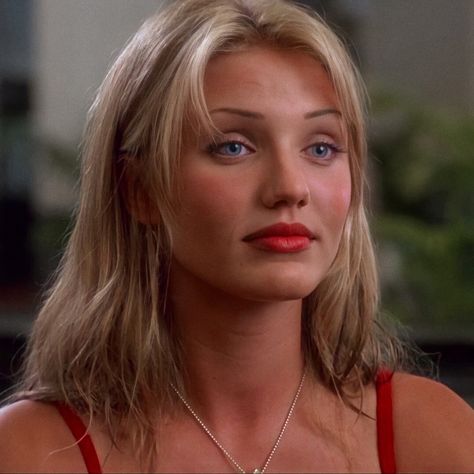 Cameron Diaz The Mask, The Mask 1994, Cameron Diaz Hair, Smink Inspiration, 90s Hairstyles, Cameron Diaz, Halloween 2024, The Mask, Iconic Women