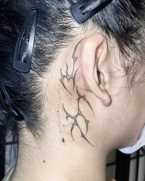 Crescent Moon Tattoo Behind Ear, Moon Tattoo Behind Ear, Feminine Skull Tattoos, Tattoo Behind Ear, Art Tattoo Ideas, Grunge Tattoo, Ear Tattoo Ideas, Sigil Tattoo, Crescent Moon Tattoo