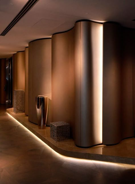 Steel Projects, Lobby Decor, Corridor Design, Leather Wall, Curved Walls, Hotel Interior Design, Lobby Design, Private Club, Hotel Boutique