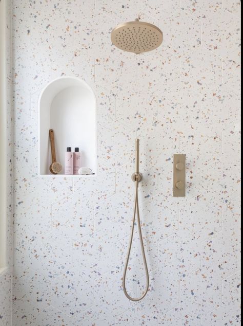 Terrazzo Bathroom, Small Shower Room, Small Showers, Shower Niche, Bathroom Design Decor, Girls Bathroom, Bathroom Inspiration Decor, Bathroom Renos, Kids' Bathroom