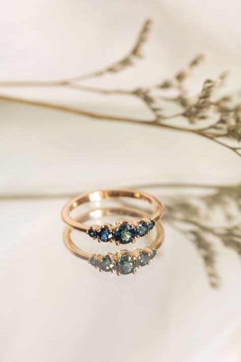 Jewelry Photo Taking, Asthetic Jwellery Photography, Jewerly Idea Photography, Jewelry Product Photography Aesthetic, Acssesories Photography, Earing Product Photography Ideas, Photography For Jewelry, Ring Product Photography Photo Ideas, Photo Ideas Jewellery