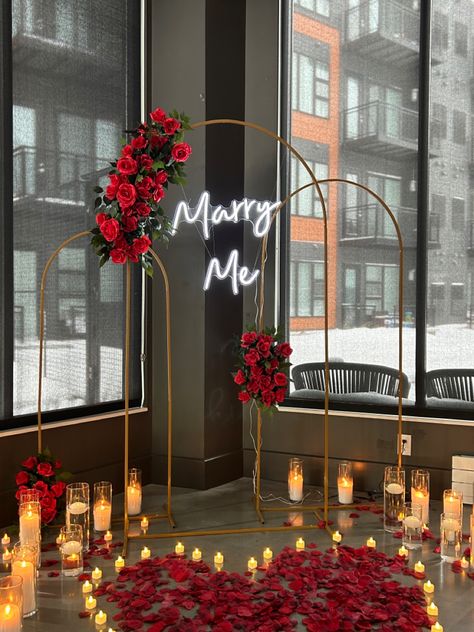 Couple Table Decoration, Floral Proposal Set Up, Proposal Room Decor, Marry Me Set Up Ideas, Backyard Proposal Ideas Daytime, Minimal Proposal Decor, Proposal Set Up Ideas Simple, Black Couple Proposal Ideas, Proposal Dinner Table Settings