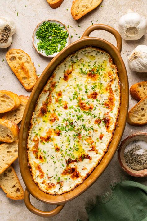 An easy, game day favorite, this garlic bread dip is all of the taste and flavor of your favorite cheesy garlic bread, in dip form! Serve with warm crusty bread, raw veggies, or crackers and enjoy this creamy, savory appetizer! Bread And Oil Dip, Garlic Bread Dip, Baked Garlic Bread, Bread Dips Recipes, Bread Dips, Easy Cheese Dip, Cream Cheese Recipes Dip, Fall Planning, Raw Veggies