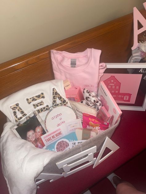 #biglittlebasket #pink #cheetah #laneige #chloe Little Baskets Sorority Ideas, Little Baskets, Big Little Basket, Sorority Ideas, Pink Cheetah, Alpha Delta, Alpha Phi, Take Me Home, Big Little