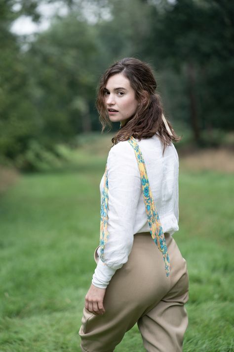 Lily James as Linda Radlett in The Pursuit of Love (2021) Dark Autumn Celebrities, Lily James Style, Autumn Celebrities, The Pursuit Of Love, Emily Beecham, I Do Declare, Lilly James, Nancy Mitford, Pursuit Of Love