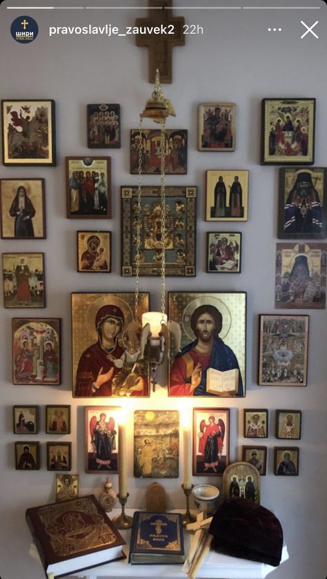 Praying Corner At Home, Prayer Corner Ideas, Catholic Prayer Corner, Praying Corner, Orthodox Home, Icon Corner, Home Altar Catholic, Prayer Room Ideas, Orthodox Prayers