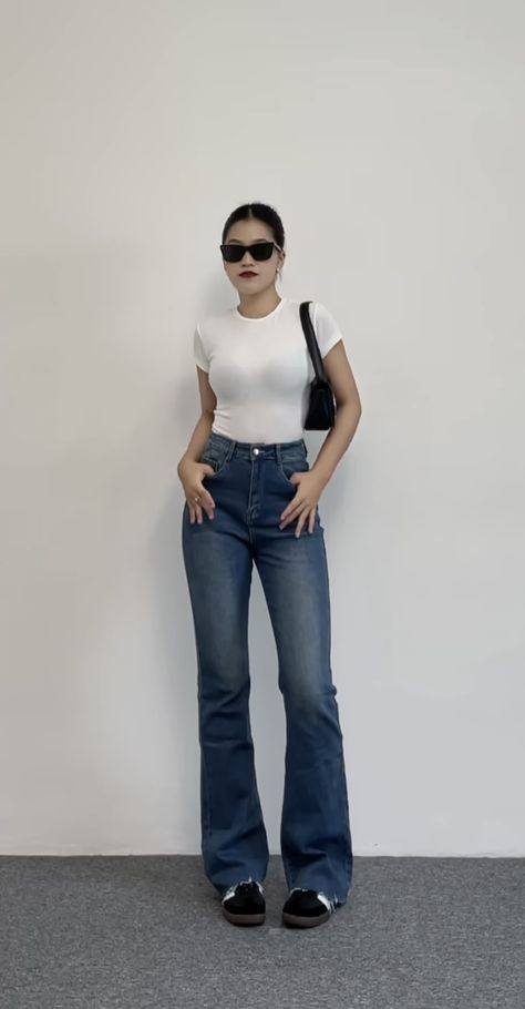 Tita Outfit Ideas Casual, Tita Outfit Casual, Tita Fits Ideas, Simple Birthday Outfit Women, Flare Pants Outfit Casual, Tita Outfit Ideas, Tita Outfit, White Flare Pants, Vintage Summer Outfits