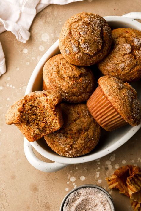 Carrot Cake Muffins Autumn Muffin Recipes, One Bowl Carrot Cake, Carrot Cake Muffin Recipe, Healthy Carrot Cake Muffins, Carrot Muffin Recipe, Pumpkin Banana Muffins, Honey Muffins, Carrot Cake Muffins, Carrot Muffins