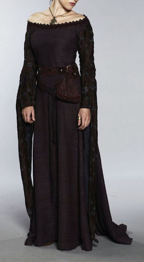 Medieval Dresses, Medieval Clothes, Medieval Costume, Fantasy Dresses, Medieval Clothing, Medieval Dress, Fantasy Costumes, Medieval Fashion, Fantasy Dress