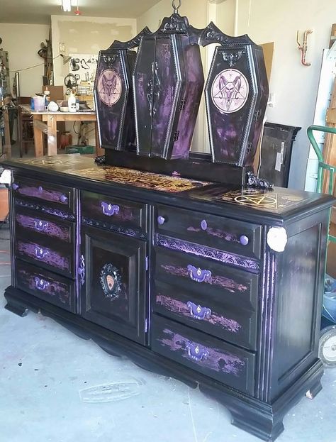 Coffin Customs Goth Dresser, Goth Furniture, Goth House, Goth Houses, Gothic Decor Bedroom, Gothic Room, Victoria House, Gothic Bedroom, Amazing Furniture