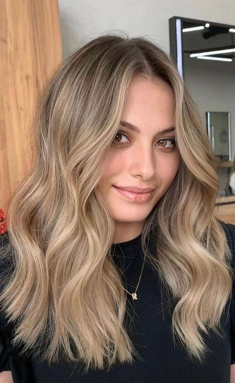 Types Of Blonde Balayage, Hair Color Ideas For Light Complexion, Lighter Hair Color Ideas, Spring Blonde Balayage, Medium Brown To Blonde Balayage, Blonde Balayage Beige, Hair Color Ideas For Natural Blondes, Hair Color Ideas For Brunettes Blonde, 2023 Hair Colour For Women