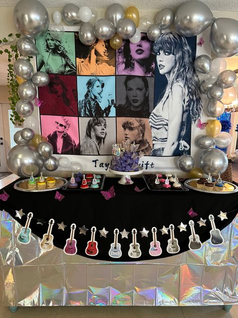 Taylor Swift Themed Party, Bolo Taylor Swift, Taylor Swift Cake, Birthday Sleepover Ideas, Taylor Swift Birthday Party Ideas, Sleepover Birthday Parties, Taylor Swift Party, Taylor Swift Birthday, Party Tips