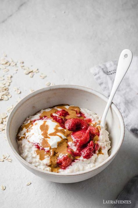 How To Add Protein To Oatmeal, Adding Protein To Oatmeal, Easy Ways To Increase Protein Intake, Add Protein To Oatmeal, Satiating Breakfast, Oats On The Stove, Oatmeal On The Stove, Breakfast Munchies, Protein Hacks