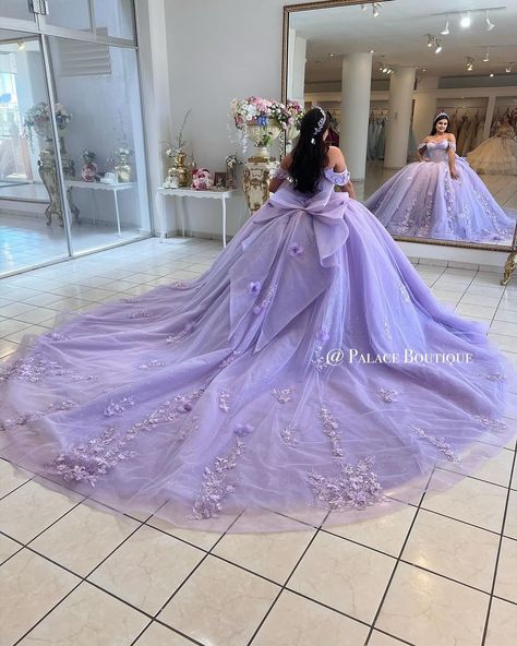 Lavender Dress Quinceanera, Lila Quinceañera Dresses, Lavender Quince Dress With Butterflies, Quinceñera Dresses Purple, Quince Ideas Purple, Repunzle Quinceanera Themes, Purple Quinceanera Dresses Butterfly, Tangled Quinceanera Dress, Light Purple Quince Dresses