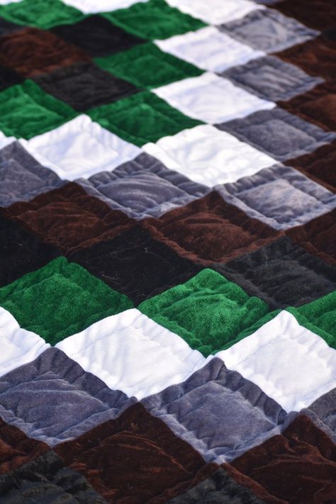 Velvet Quilt Patchwork, Velvet Quilts, Velvet Blankets, Quilt Diy, Velvet Bedspread, Dorm Gift, Quilted Throw, Homemade Quilts, Quilted Throw Blanket