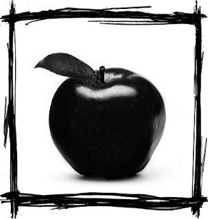 Black absolu Black Like Me, Black Lover, Paint It Black, Black Is Black, Black Is The New Black, All Things Black, Dark Nature, Black Apple, Black Board