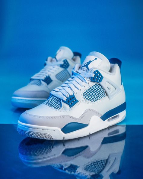 Military Blue Magic: A Detailed Look at the Air Jordan 4 (Shot on Sony a7iv) #seenbyluigijohnc #sneakwithluigi Calling all sneakerheads! We’re diving deep into the details of the legendary Air Jordan 4 “Military Blue” (aka “Industrial Blue”). This OG silhouette gets the spotlight with a premium execution, and these on-feet pics are about to have you drooling. (Shot with the Sony a7iv & Tamron 28-75mm lens. Lighting courtesy of the Amaran COB 60x & 200x with PT2c light tubes. Edited with Lumi... Air Jordan Bleu, Air Jordan 4 Military Blue, Blue Jordan 4’s, Jordan Shoes Outfit Men, Slash Christmas, Light Blue Jordans, Jordan 4 Blue, Jordans Blue, Jordan 4 Military Blue