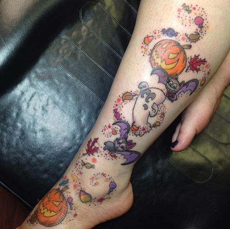 Halloween tattoo on leg Cute Halloween Sleeve Tattoo, Halloween Inspired Tattoos, Scarecrow Tattoo, Fall Tattoos, Cute Halloween Tattoos, Halloween Tattoos Sleeve, Halloween Tattoo Ideas, Pumpkin Tattoo, Autumn Tattoo