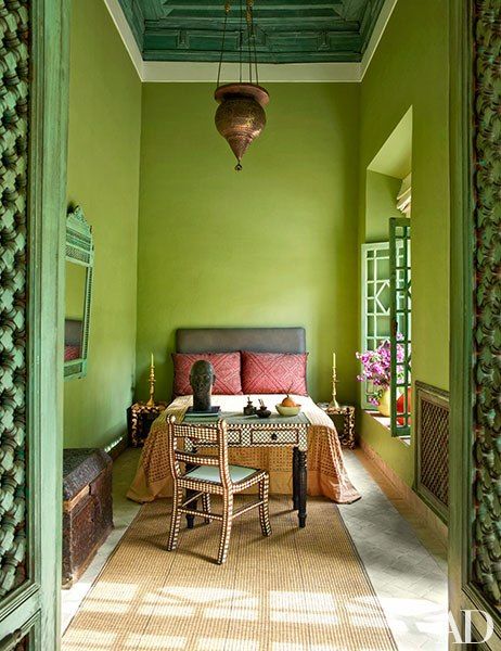 An 18th-century home in Marrakech is beautifully transformed into an airy family retreat Emerald Green Rooms, Brass Bedroom, Bedroom Photos, Green Bedroom, Green Walls, Green Room, Tiny Bedroom, Design Hotel, Green Interiors