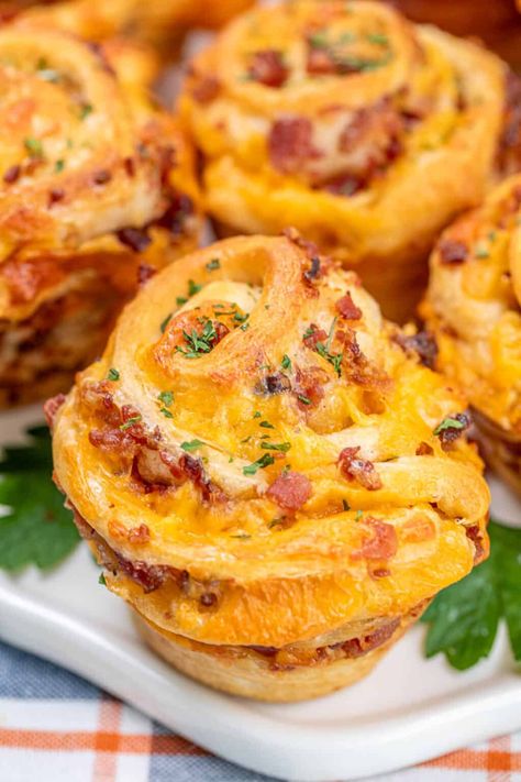 Cruffins Recipe, Amazing Muffins, Crescent Roll Recipes Appetizers, Plain Chicken Recipes, Plain Chicken Recipe, Cruffin Recipe, Homemade Ranch Seasoning, Cheese Buns, Crescent Recipes