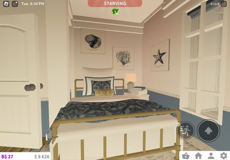 Beach House Dining Room Bloxburg, Beachy Bedroom Bloxburg, Bloxburg Beach House Bedroom Ideas, Blue Bloxburg Bedroom, Blocksburg Beach House, Costal Dining Rooms Bloxburg, Sol De Janeiro Decal Codes Bloxburg, Bloxburg Beach Bedroom Ideas, Coastal Bedroom Ideas Bloxburg