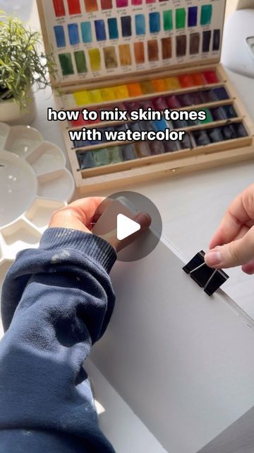 Sam | Watercolor Artist on Instagram: "little tutorial in case you missed it. This is the most basic version of making skin tones in watercolor.😊  Most skin tones are made by making a reddish-orange color and then adjusting the temperature by adding blue. Complimentary colors in general are your friend for natural looking skin tones. Using more paint in your mix will make the skin tone darker and more water creates lighter tones. . . #watercolor #watercolorart #watercolorpainting #watercolorportrait #skintones #skin #painting #tutorial #arttutorial #howto" Best Friends Watercolor Paintings, How To Make Skin Tone Paint, Watercolor Skin Tutorials, How To Paint Skin Watercolor, How To Make Skin Color Paint, Watercolor Skin Tones Mixing, Watercolor Face Tutorial, Skin Tone Watercolor, Blue Complimentary Colors