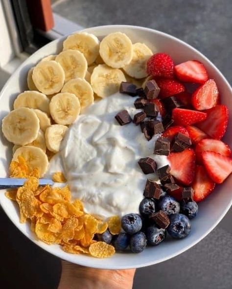 Yogurt Breakfast, Healthy Food Menu, Healthy Food Inspiration, Delicacy Food, Healthy Food Dishes, Healthy Food Motivation, Healthy Lifestyle Food, Food Videos Cooking, Breakfast Bowls