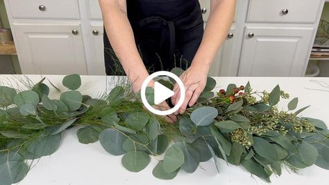 Christmas Eucalyptus Decorations, Table Garland Diy, Eucalyptus Christmas Table, How To Make Centerpieces, Centerpieces With Eucalyptus, Eucalyptus Christmas Decor, Diy Eucalyptus Garland, Seeded Eucalyptus Centerpiece, Christmas Greenery Arrangements