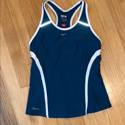 Vintage Nike Tank Top, Workout Baddie, Summer Running Outfit, Sport Fits, Tennis Pictures, Tops Nike, Athletic Clothes, Running Tank Tops, Nike Tank Tops