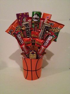 Basketball Gift Basket Ideas | Basketball Snack Gift Basket for Father's Day by BasketsOfDestiny, $50 ... Sports Easter Basket, Basketball Snacks, Basketball Centerpieces, March Madness Parties, Basketball Banquet, Diy Basketball, Snack Gift Baskets, Senior Night Ideas, Basketball Senior Night