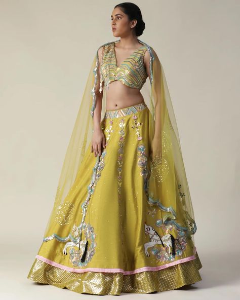 Introducing the iconic hand-painted lehengas by Arpita Sulakshana ✨ Strokes of paint on luxurious fabrics adorned with hand embroidery, mirror work, and detailing. All made-to-order for you to bring you a one-of-a-kind lehenga for your special day 🫶 . . . . . . . . . . [ lehenga, handpainted, painted, Indian brides, lehenga, Gujarati bride, lehenga choli, Red Lehenga, Indian Designer ] Brides Lehenga, Bride Lehenga, Sequins Blouse, Raw Silk Lehenga, Horse Motif, Asian Designers, Red Lehenga, Embroidered Lehenga, Dress Design Patterns