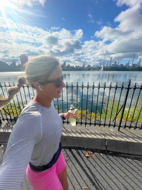 Running Running In Central Park, Central Park Running, Running Central Park, Running In New York, Ny Marathon, Fall Running, Nyc Marathon, Wellness Aesthetic, Running Day