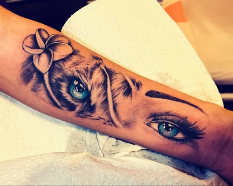 Lion Eye Tattoo For Women, Eye Tattoo Realistic, Arm Tattoos Tiger, Realistic Eye Tattoo, Tiger Eyes Tattoo, Word Tattoos With Meaning, Cool Nature Tattoos, Half Sleeve Tattoos Forearm, Tattoo Eye