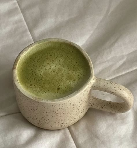 Macha Aesthetic, Matcha Powder Benefits, Green Tea Aesthetic, Benefits Of Matcha, Apartment Gift, Matcha Benefits, Matcha Powder, Ceramics Pottery Art, Matcha Latte