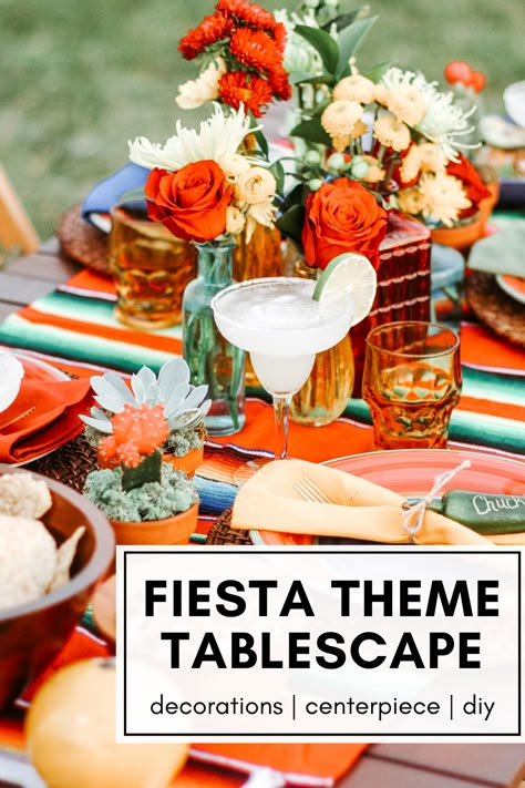 Dinner Recipes Enchiladas, Mexican Theme Dinner Party, Mexican Tablescape, Mexican Theme Dinner, Fiesta Dinner Party, Simple Place Settings, Mexican Table Setting, Desserts Mexican, Theme Dinner Party