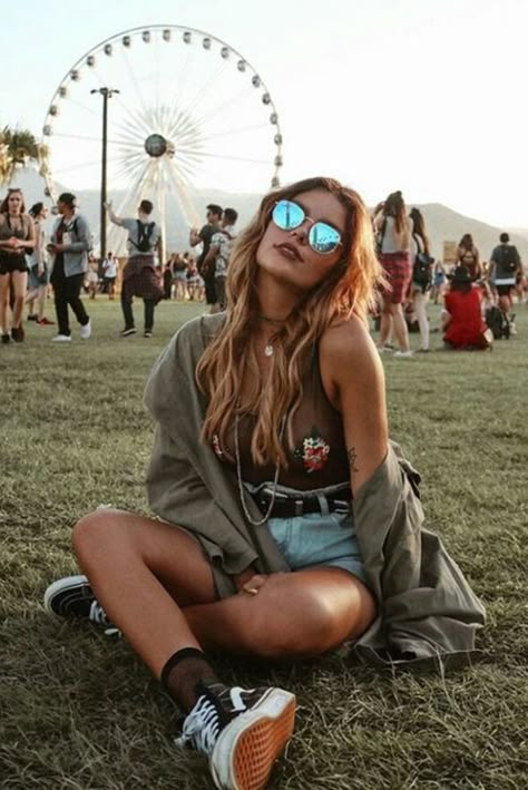 38 ideias de looks Lollapalooza 2019 Brasil para inspirar ♥ Mode Coachella, Look Da Festival, Summer Music Festival Outfits, Music Festival Photography, Girly Heels, Lollapalooza Outfit, Looks Festival, Coachella Vibes, Festival Outfit Inspiration