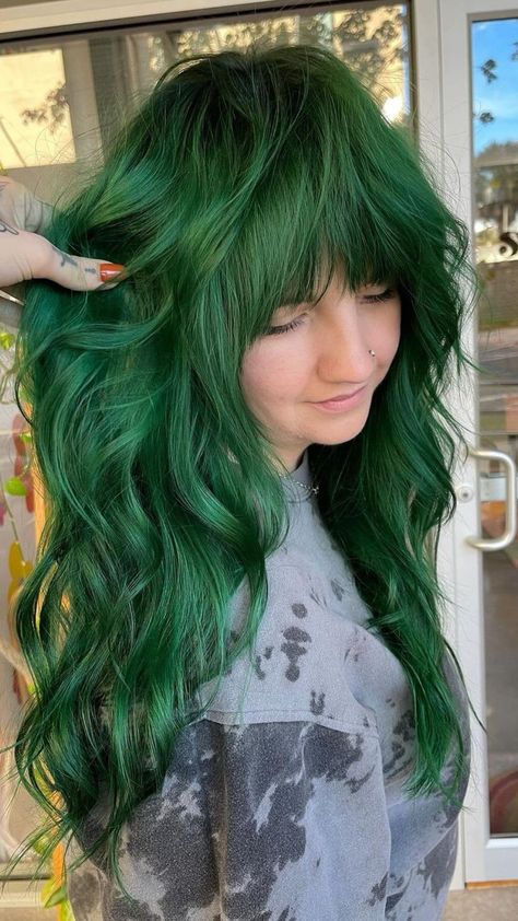 25 Festive Christmas Hair Color Ideas to Try This Holiday Season | Lookosm Lunar Tides Juniper Green, Grey And Green Hair, Cool Green Hair, Dark Blue And Green Hair, Long Dark Green Hair, Green Wavy Hair, Hair Dye Green, Green Hair Styles, Green Hair Streaks