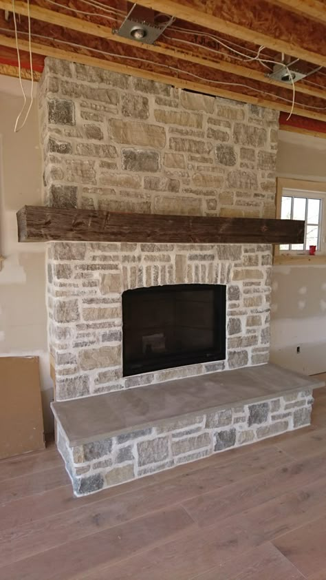 Grout Styles for Stone Veneer - The Cultured Stoners Cultured Stone Fireplace, Veneer Fireplace, Stone Veneer Fireplace, Cottage Fireplace, Fireplace Redo, Natural Stone Fireplaces, Stone Fireplaces, Cultured Stone, Casa Country