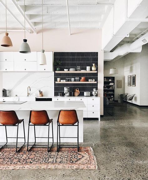 Polished Concrete Kitchen, Concrete Kitchen Floor, Herringbone Backsplash, Casa Vintage, Concrete Kitchen, Boho Kitchen, Concrete Floor, Kitchen Trends, Polished Concrete