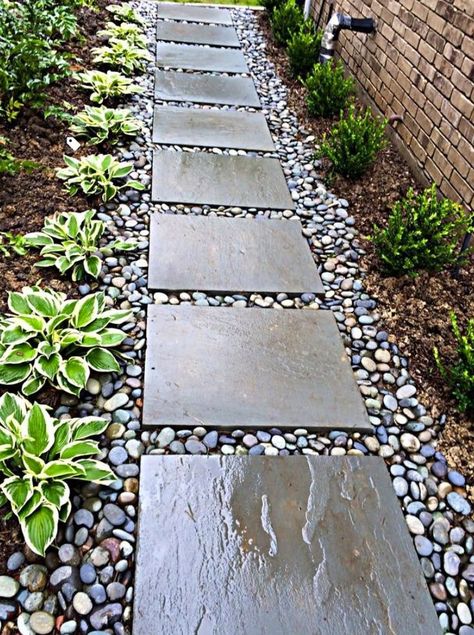 Love stepping stones + aggregate path punctuated with contrasting plants. Looks clean, orderly. Backyard Walkway, Walkway Landscaping, Side Yard Landscaping, Pathway Landscaping, نباتات منزلية, Garden Steps, Garden Walkway, Stone Path, Home Landscaping