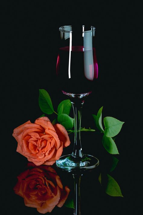 Wine Glass Photography, Wine And Flowers, Rose Wine Glass, Wine Ingredients, Blue Roses Wallpaper, Happy Birthday Minions, Glass Photography, Apple Logo Wallpaper Iphone, Love Wallpapers Romantic