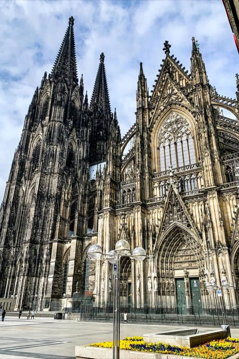 Explore with us one of the largest Gothic churches in Europe and a UNESCO World Heritage site German Church, German Architecture, Gothic Castle, Germany Castles, Gothic Cathedral, Gothic Church, Church Architecture, Old Church, Gothic Architecture