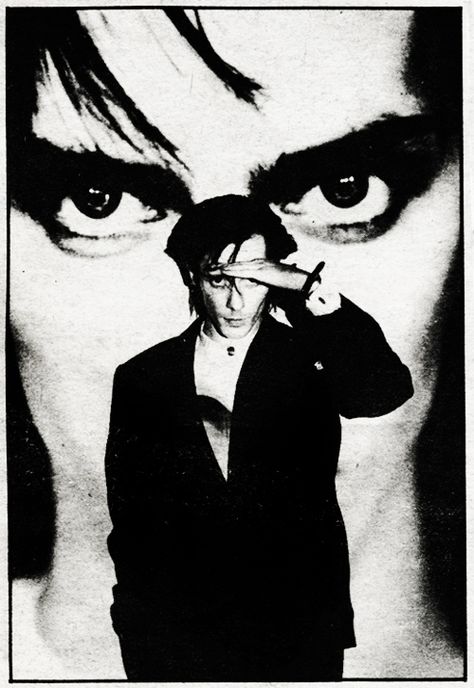 Peter Murphy Peter Murphy, Rock N’roll, I'm With The Band, Post Punk, 영감을 주는 캐릭터, Pics Art, Photography Inspo, Anton, Pose Reference