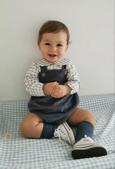 Smocked Boy Outfits, Preppy Baby Boy Outfits, Little Boy Aesthetic, Baby Boy Easter Outfit Infants, Boys Winter Clothes, Bebe Clothing, Baby Boy Easter, Boys Easter Outfit, French Baby