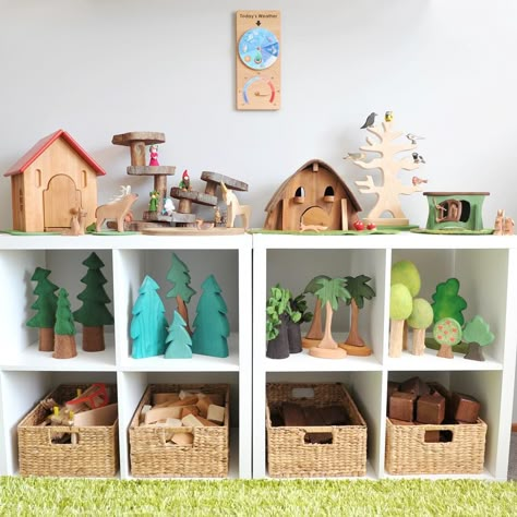 Clean Playroom, Diy Wooden Tree, Waldorf Playroom, Felt Trees, Wooden Trees, Preschool Rooms, Montessori Playroom, Montessori Room, Felt Tree